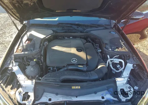 2020 Mercedes-Benz E 350 z USA, uszkodzony, nr VIN WDDZF8DBXLA754012